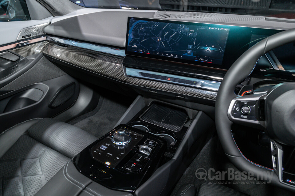 BMW i5 G60 (2023) Interior