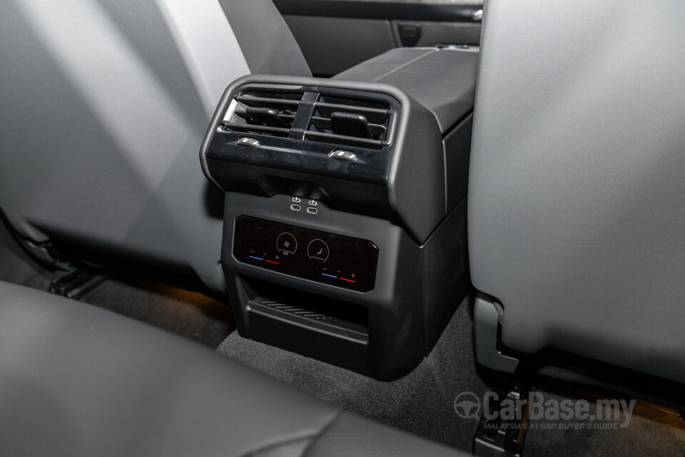 BMW i5 G60 (2023) Interior