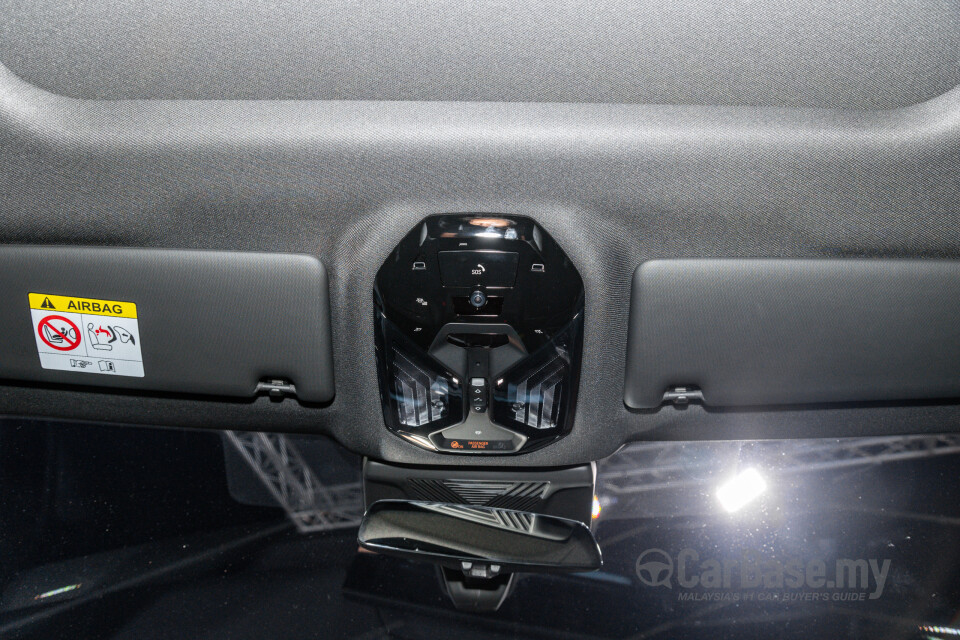BMW i5 G60 (2023) Interior