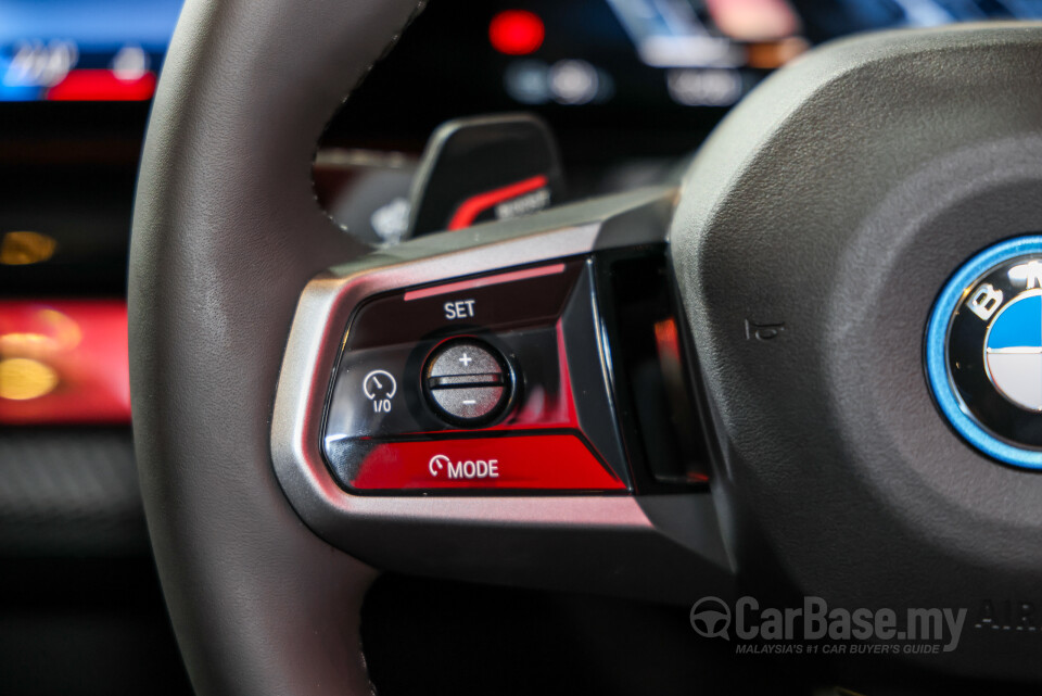 BMW i5 G60 (2023) Interior
