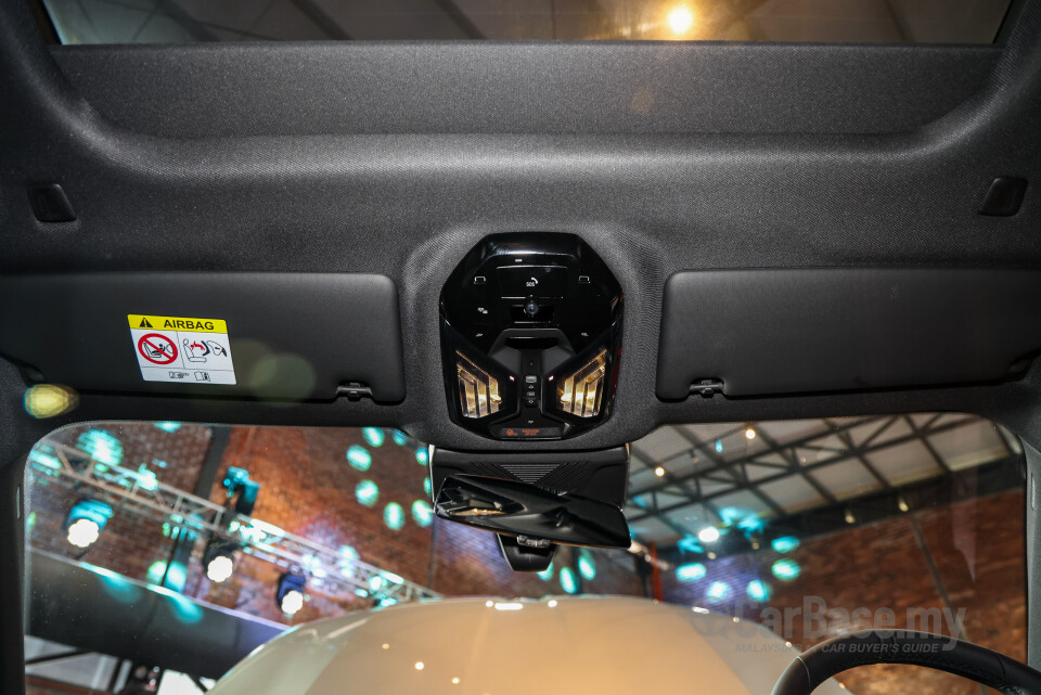 BMW i5 G60 (2023) Interior