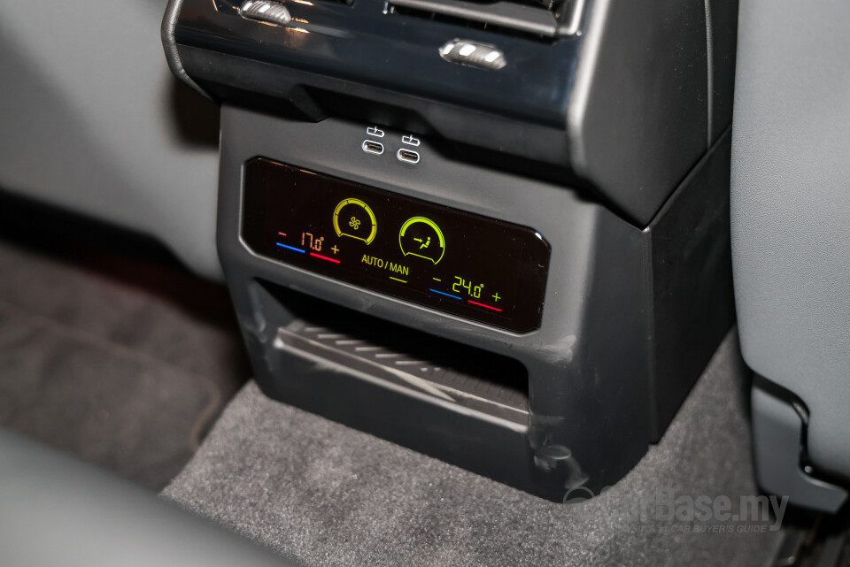 BMW i5 G60 (2023) Interior