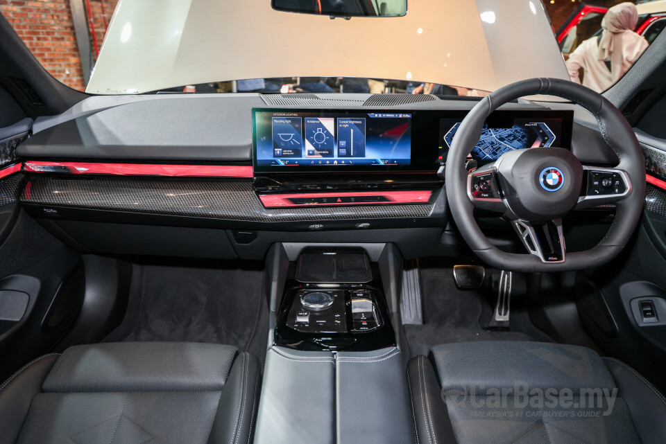 BMW i5 G60 (2023) Interior