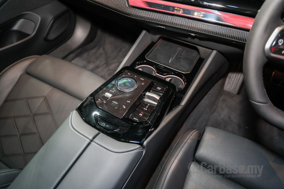 BMW i5 G60 (2023) Interior