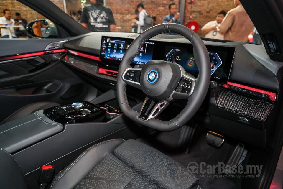 BMW i5 G60 (2023) Interior