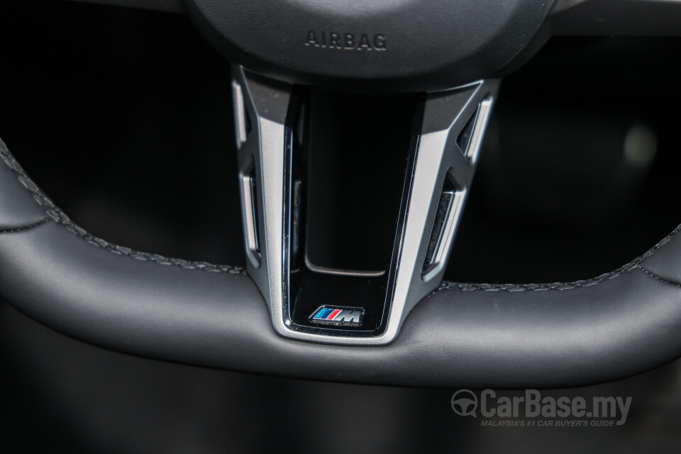 BMW i5 G60 (2023) Interior