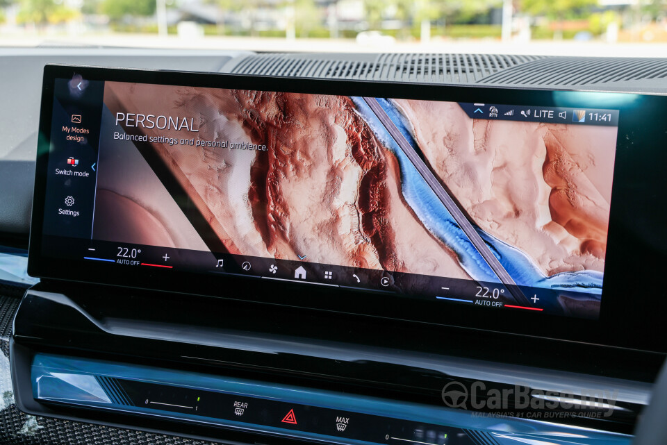 BMW i5 G60 (2023) Interior