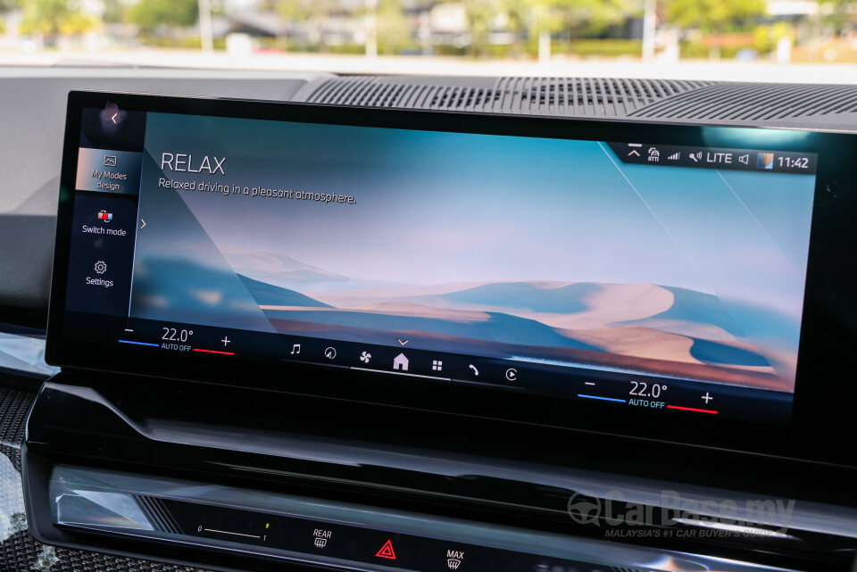 BMW i5 G60 (2023) Interior