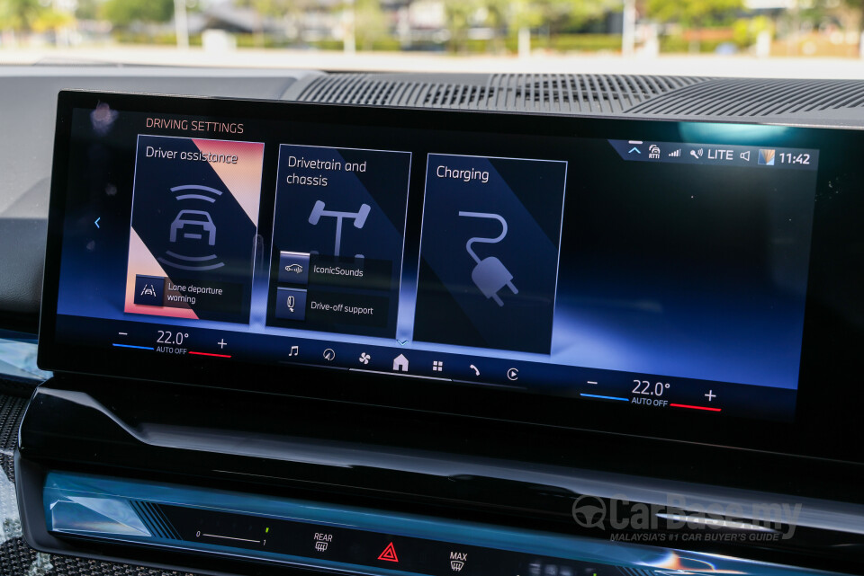 BMW i5 G60 (2023) Interior
