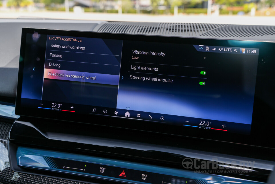 BMW i5 G60 (2023) Interior