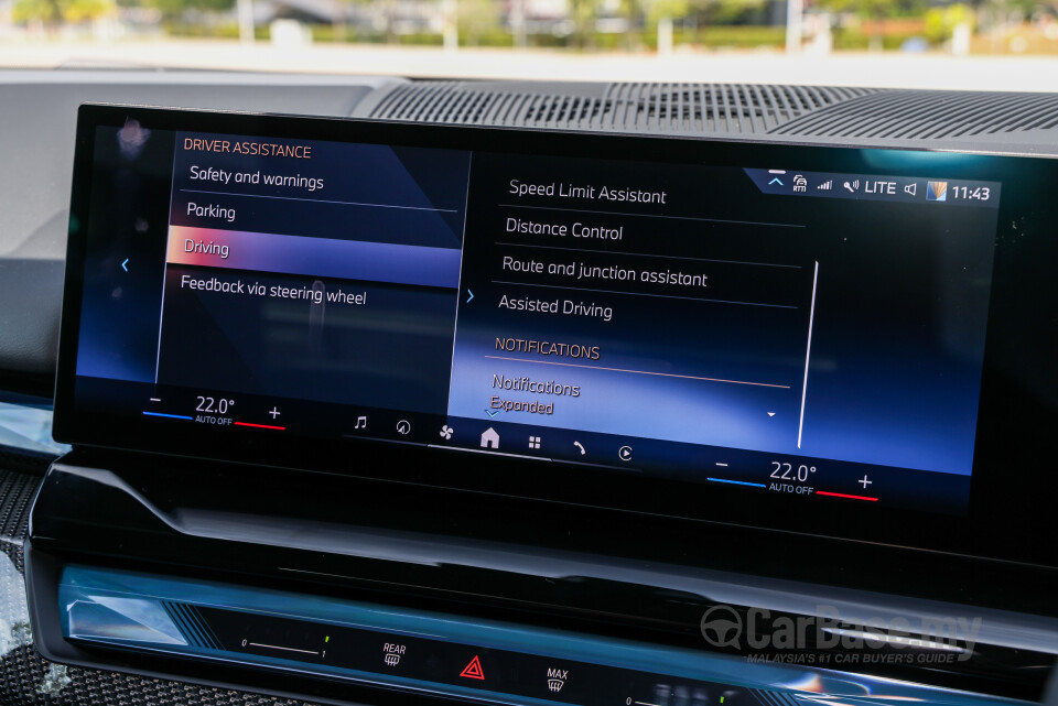 BMW i5 G60 (2023) Interior