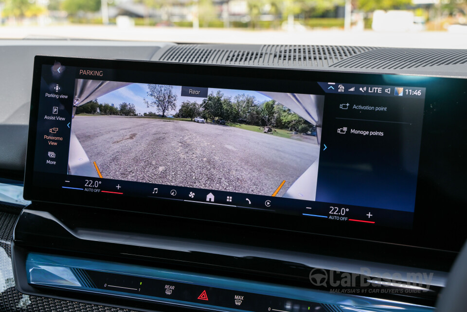 BMW i5 G60 (2023) Interior