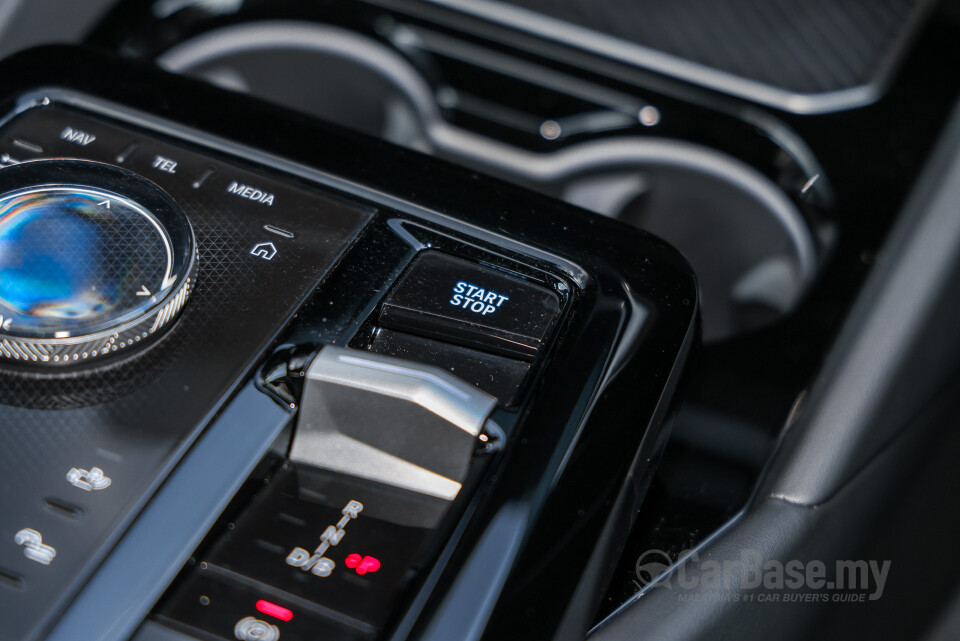 BMW i5 G60 (2023) Interior