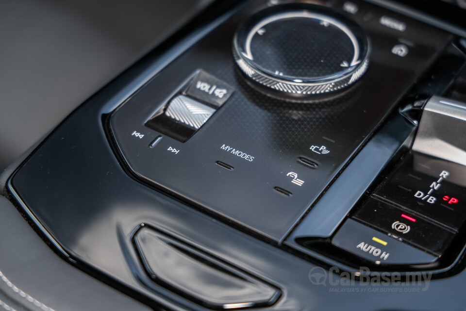 BMW i5 G60 (2023) Interior