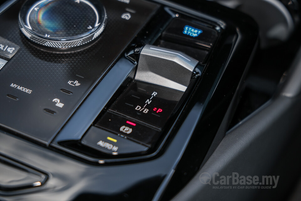 BMW i5 G60 (2023) Interior