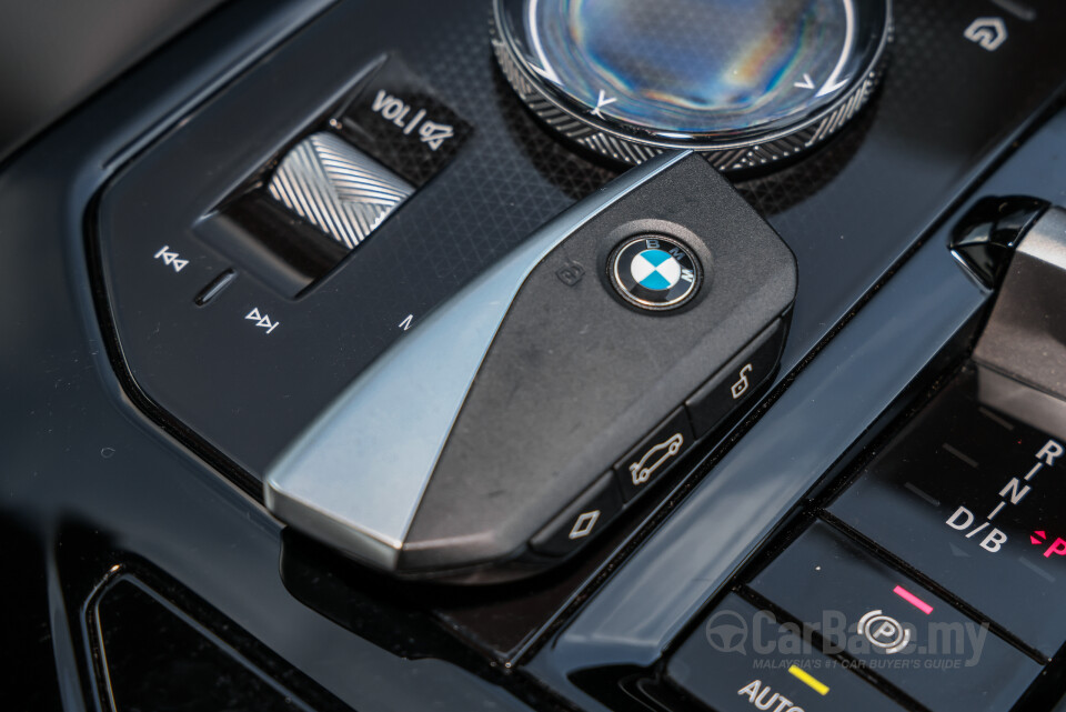 BMW i5 G60 (2023) Interior