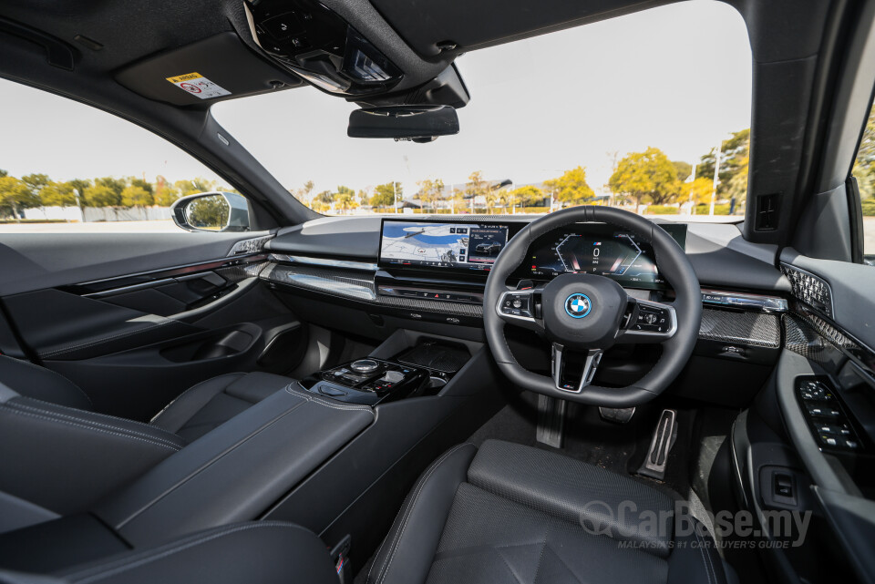 BMW i5 G60 (2023) Interior