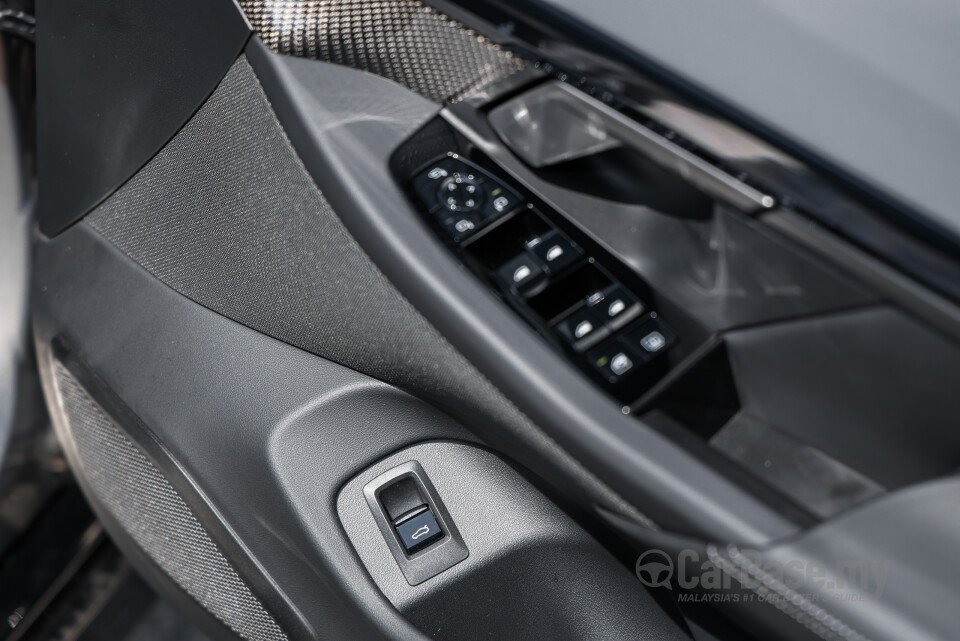 BMW i5 G60 (2023) Interior