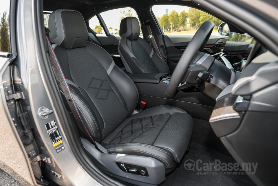 BMW i5 G60 (2023) Interior