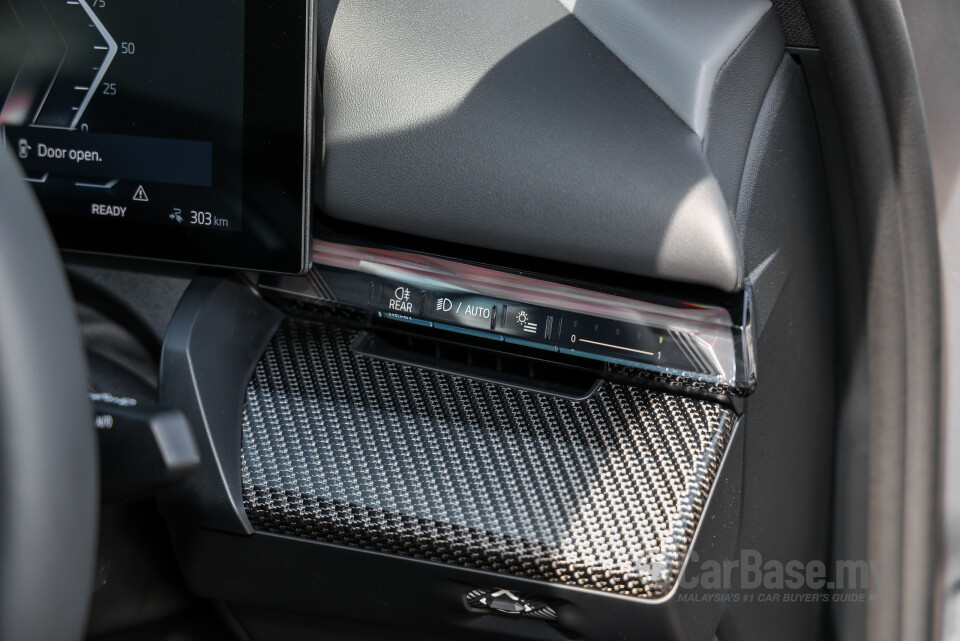 BMW i5 G60 (2023) Interior