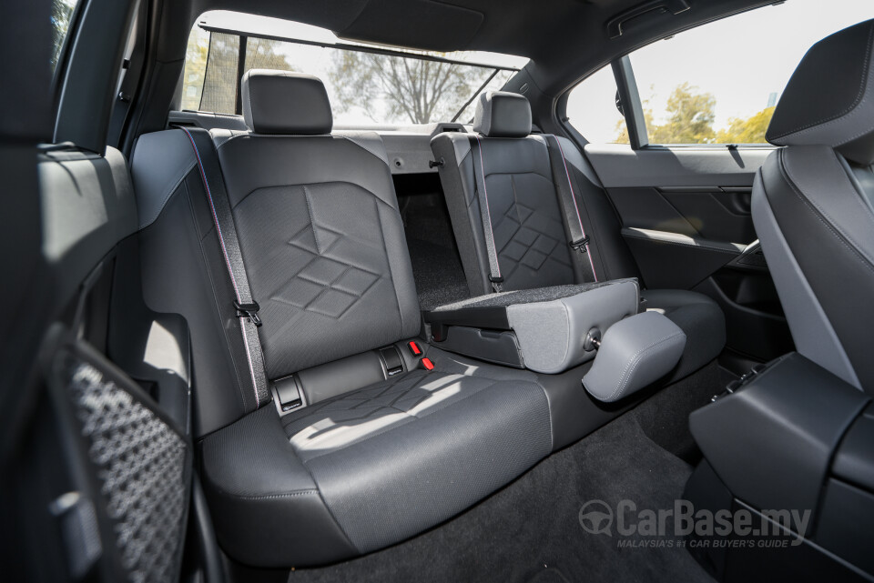 BMW i5 G60 (2023) Interior