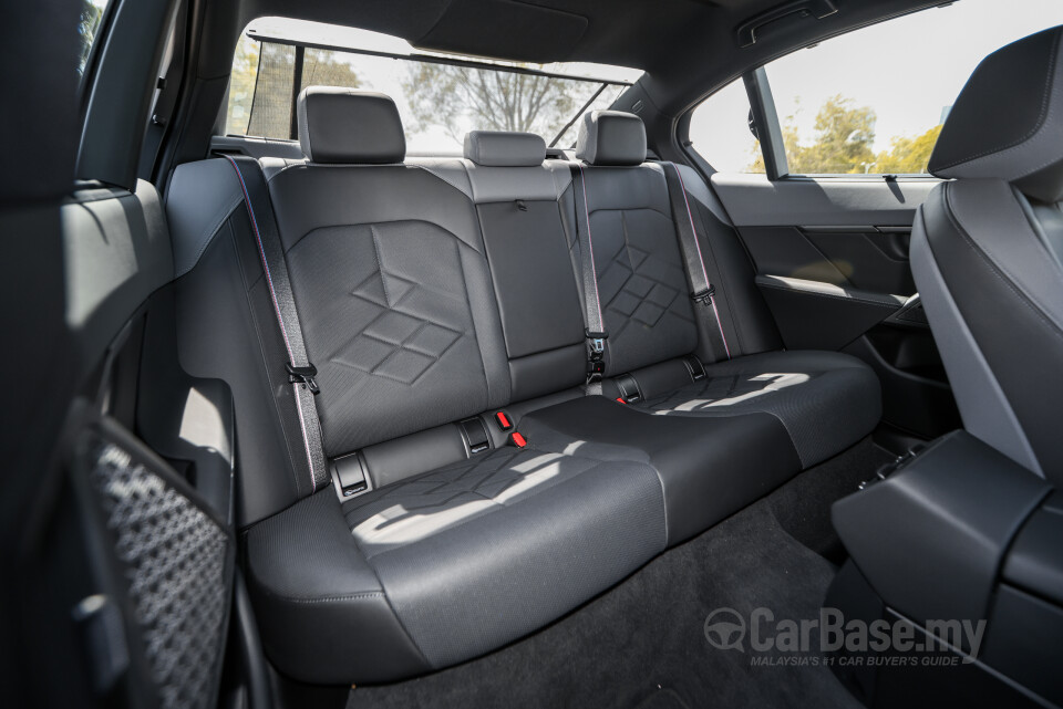 BMW i5 G60 (2023) Interior