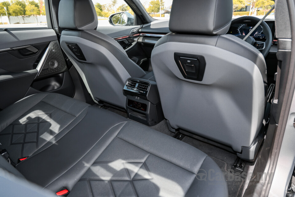 BMW i5 G60 (2023) Interior
