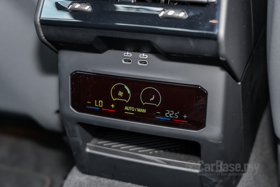 BMW i5 G60 (2023) Interior