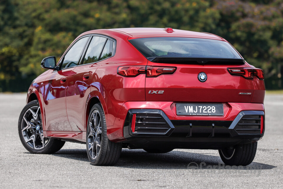 BMW iX2 U10 (2024) Exterior