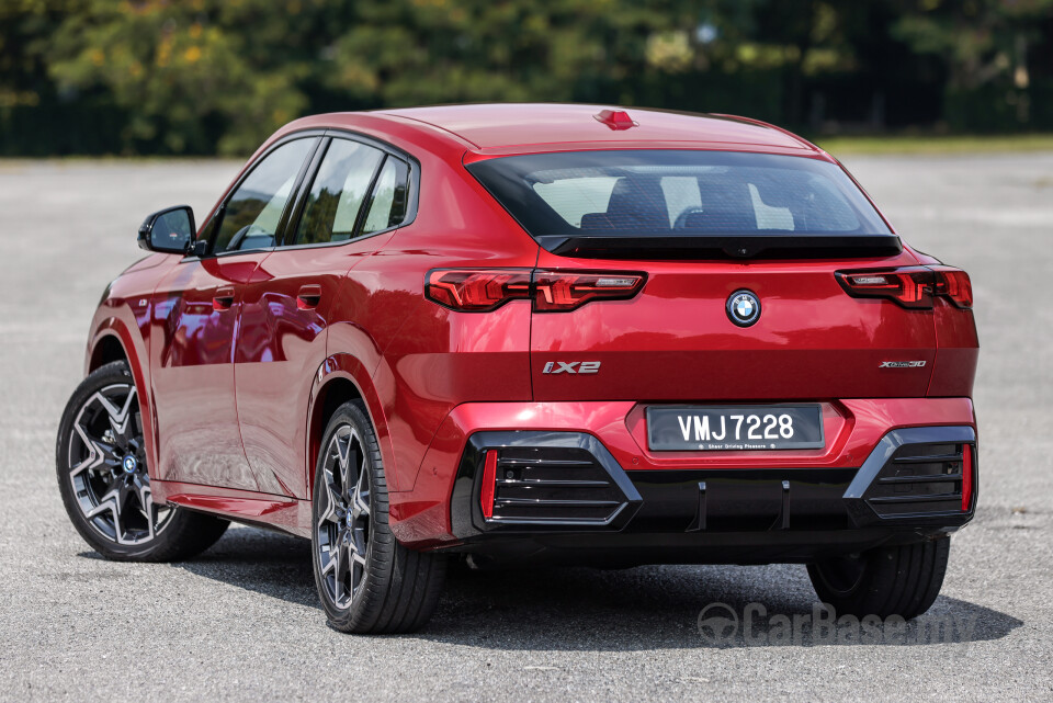 BMW iX2 U10 (2024) Exterior