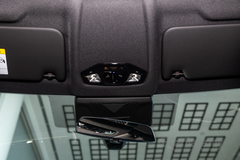 BMW iX2 U10 (2024) Interior