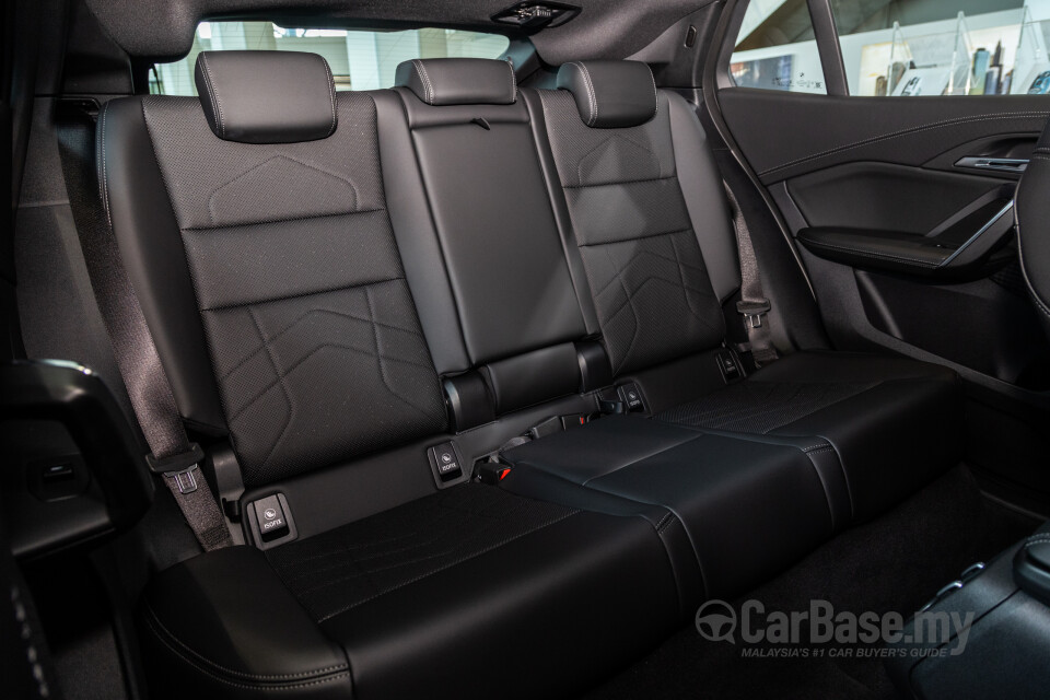 BMW iX2 U10 (2024) Interior
