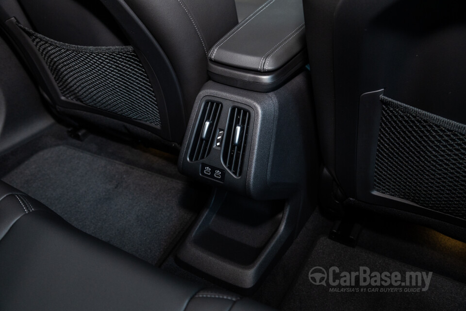 BMW iX2 U10 (2024) Interior