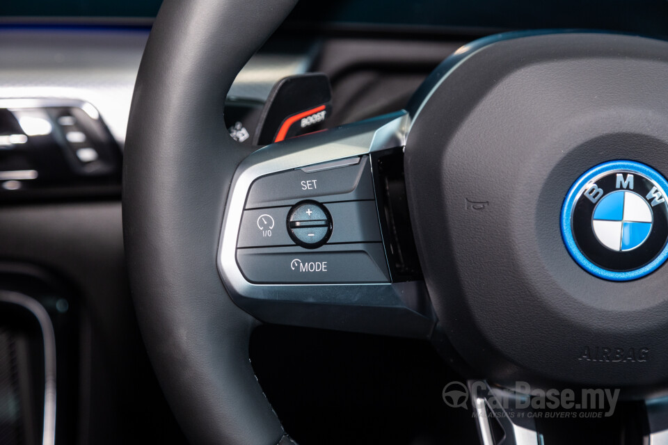 BMW iX2 U10 (2024) Interior