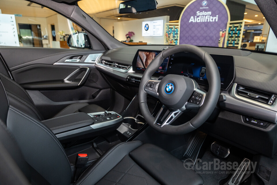 BMW iX2 U10 (2024) Interior
