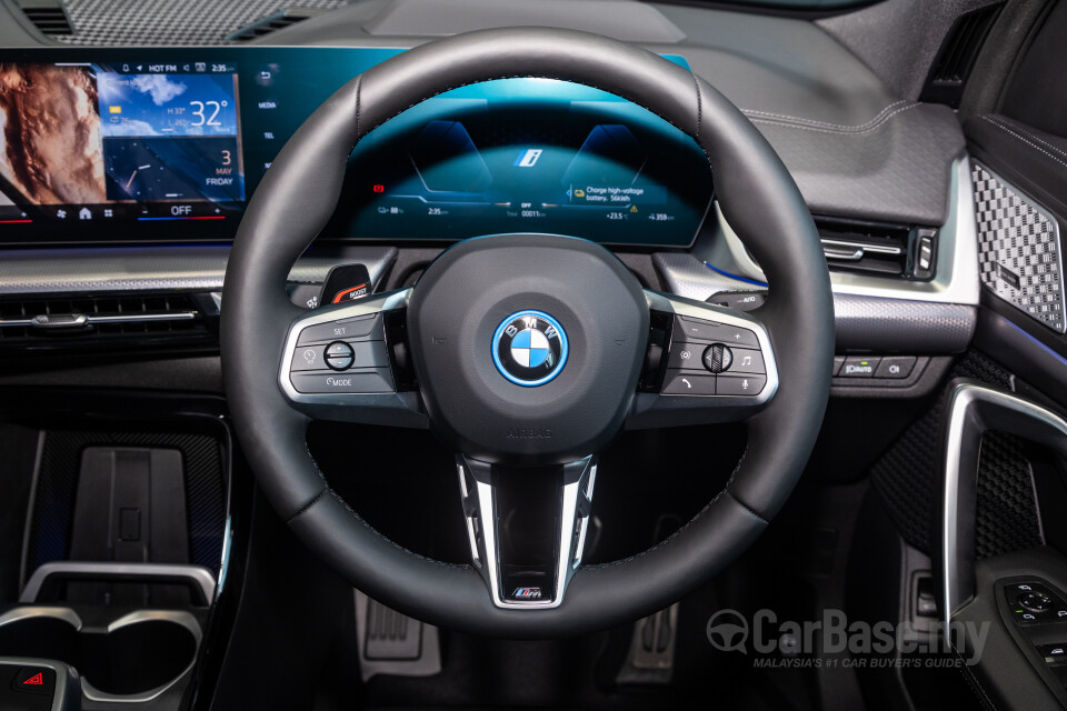 BMW iX2 U10 (2024) Interior