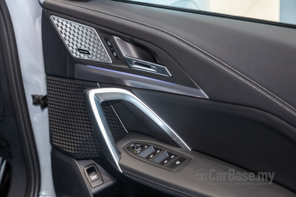BMW iX2 U10 (2024) Interior