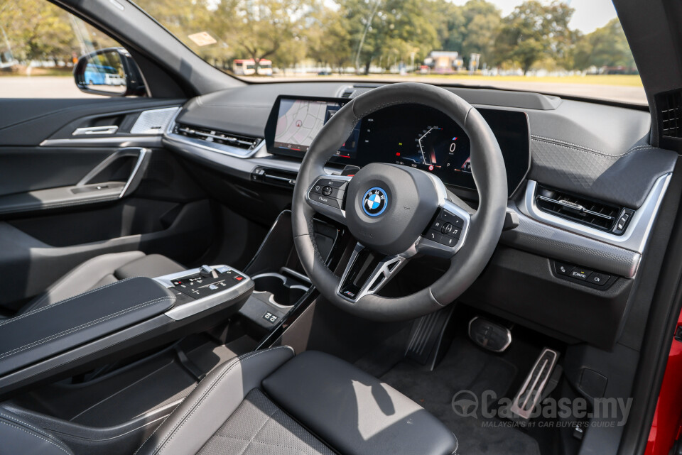 BMW iX2 U10 (2024) Interior