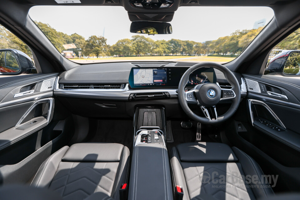 BMW iX2 U10 (2024) Interior