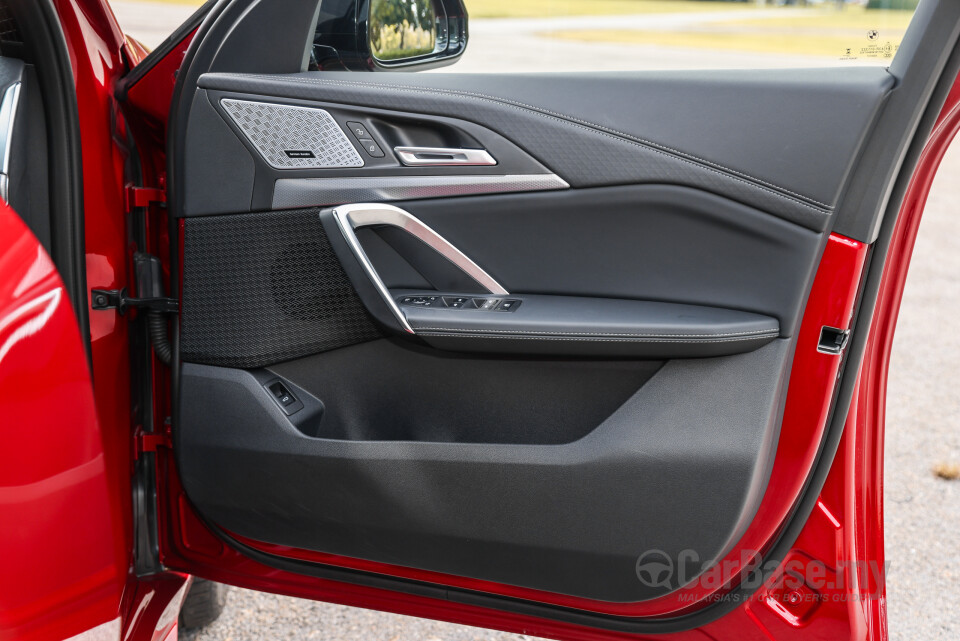 BMW iX2 U10 (2024) Interior