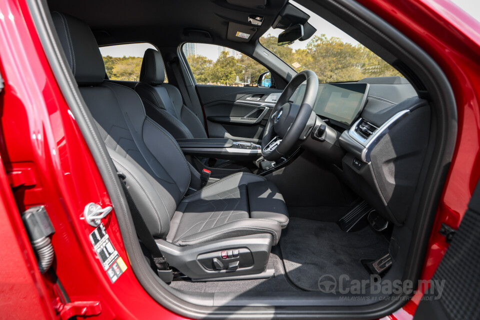 BMW iX2 U10 (2024) Interior