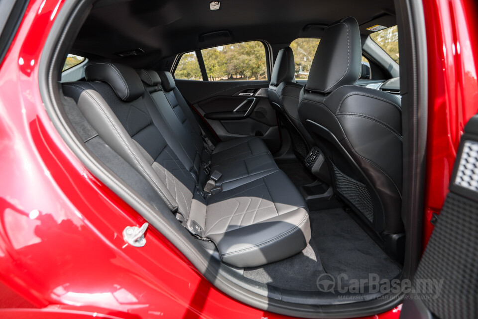 BMW iX2 U10 (2024) Interior