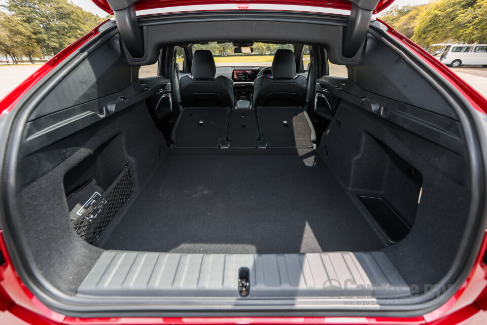 BMW iX2 U10 (2024) Interior