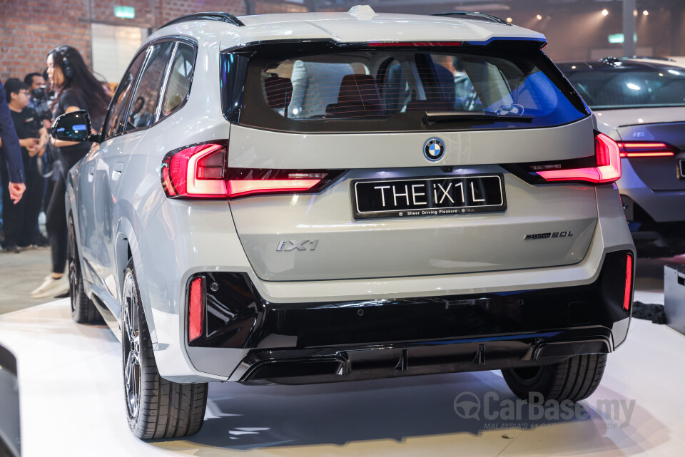 BMW iX1 L U12 (2026) Exterior