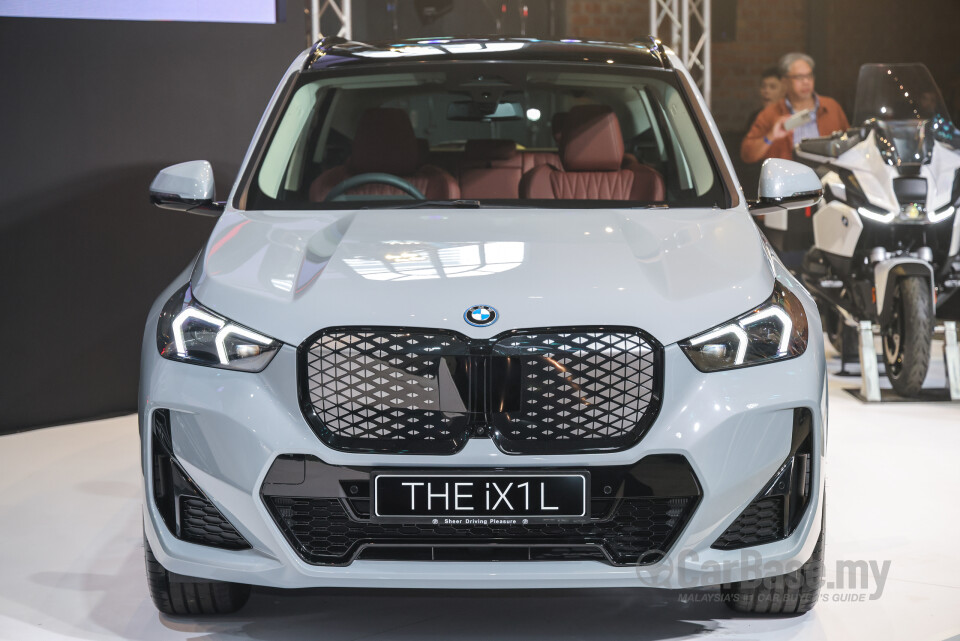 BMW iX1 L U12 (2026) Exterior