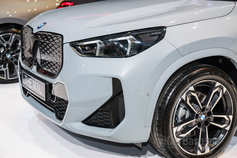BMW iX1 L U12 (2026) Exterior