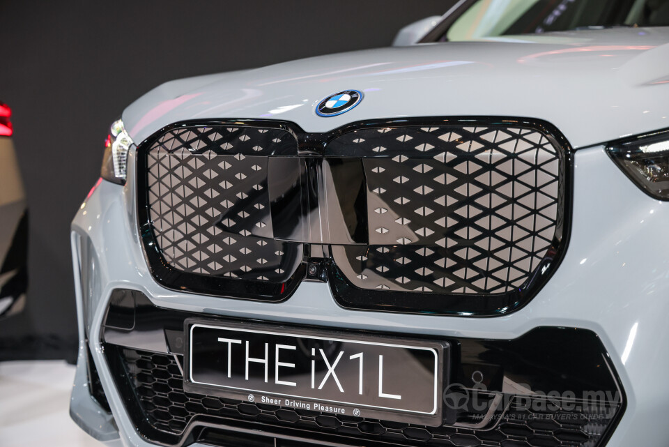 BMW iX1 L U12 (2026) Exterior