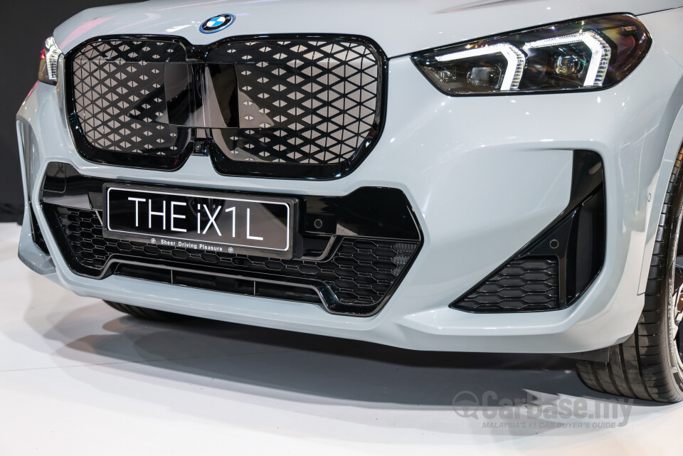 BMW iX1 L U12 (2026) Exterior