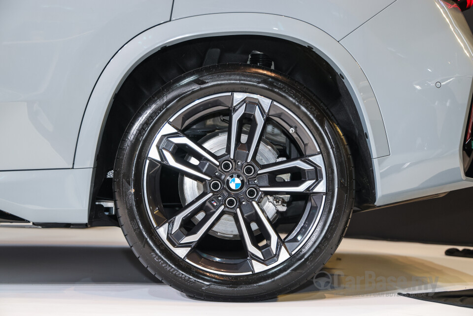 BMW iX1 L U12 (2026) Exterior