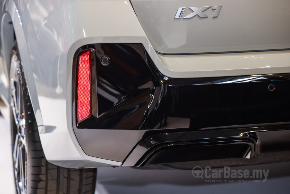 BMW iX1 L U12 (2026) Exterior
